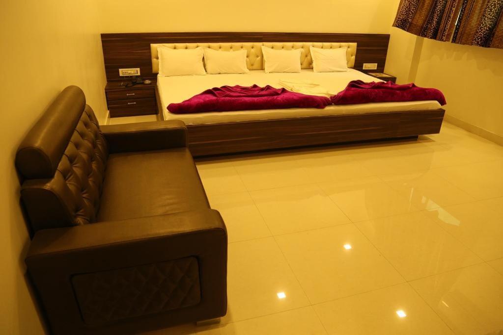 Kingsway Hotel And Restaurant Ajmer Dargah 350 Meter Zewnętrze zdjęcie
